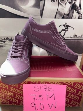 Vans Old Skool sz 7.5 Men’s 9.0 Women’s